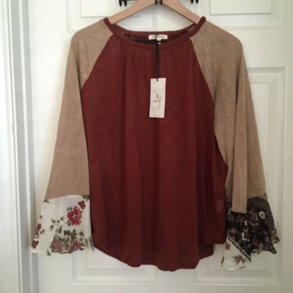 BLACK FRIDAY SALE!!🛍 Boho Floral Top